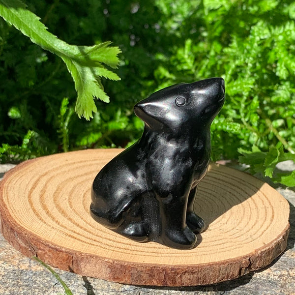 Crystal Animal Spirit Totems: Black Protection Agate Wolf